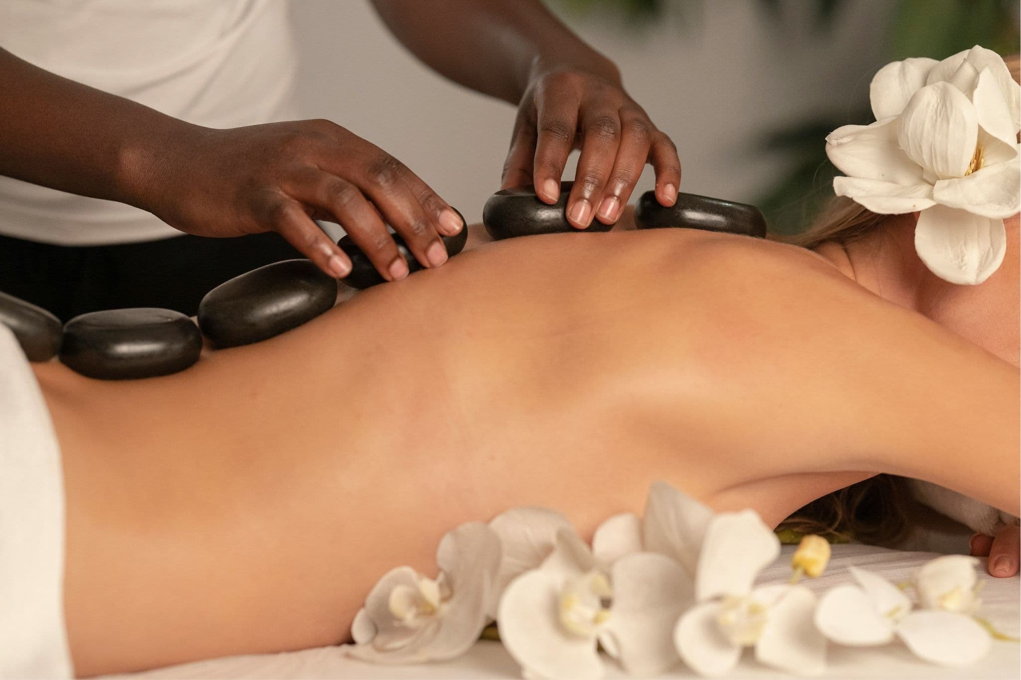 Body Oiling (50 minutes)